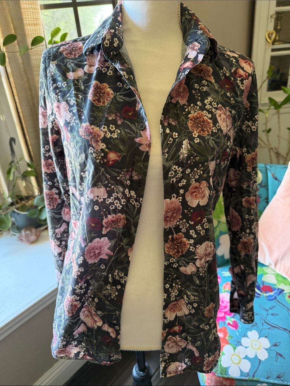 H&M Slim Fit Floral Button-Front Women's shirt in black and Pink